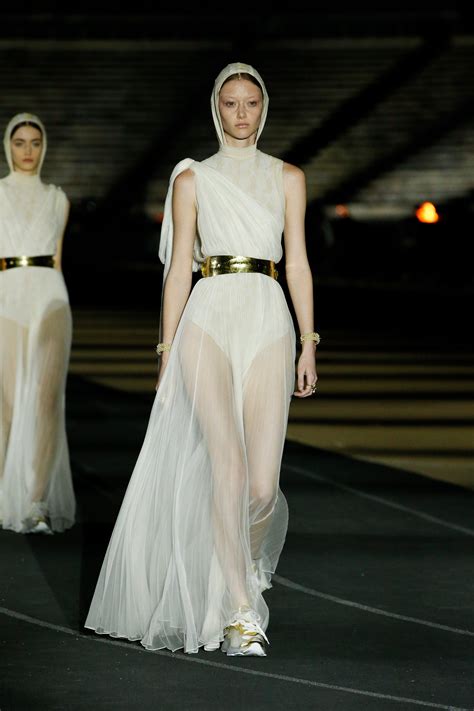 christian dior runway looks